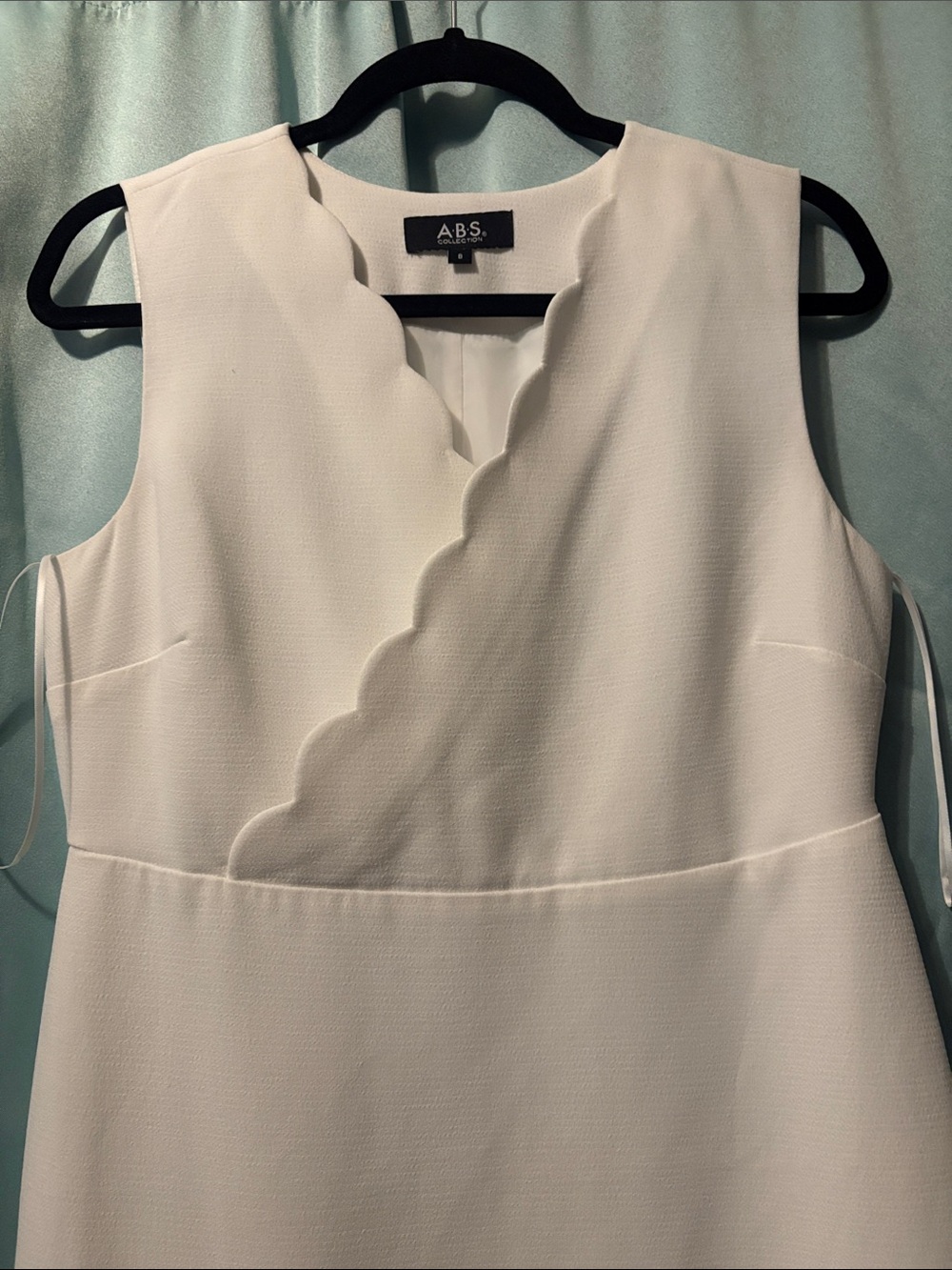 ABS Allen Schwartz White Scalloped-Edge Sleeveless Midi Dress